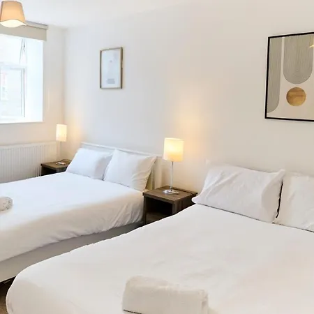 Four Bedroom House By Brookland Serviced Short Lets With Free Wifi