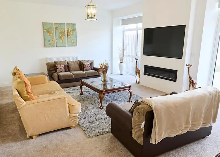 Apartment Four Bedroom House By Brookland Serviced Short Lets With Free Wifi *