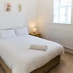Four Bedroom House By Brookland Serviced Short Lets With Free Wifi Apartment