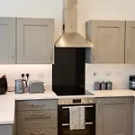 Four Bedroom House By Brookland Serviced Short Lets With Free Wifi *