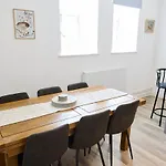 Four Bedroom House By Brookland Serviced Short Lets With Free Wifi *
