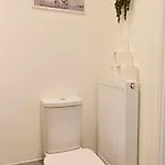 Four Bedroom House By Brookland Serviced Short Lets With Free Wifi * 브리스틀