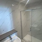 아파트 Four Bedroom House By Brookland Serviced Short Lets With Free Wifi 브리스틀