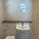 Апартаменты Four Bedroom House By Brookland Serviced Short Lets With Free Wifi Бристоль