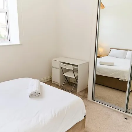 Four Bedroom House By Brookland Serviced Short Lets With Free Wifi Appartamento