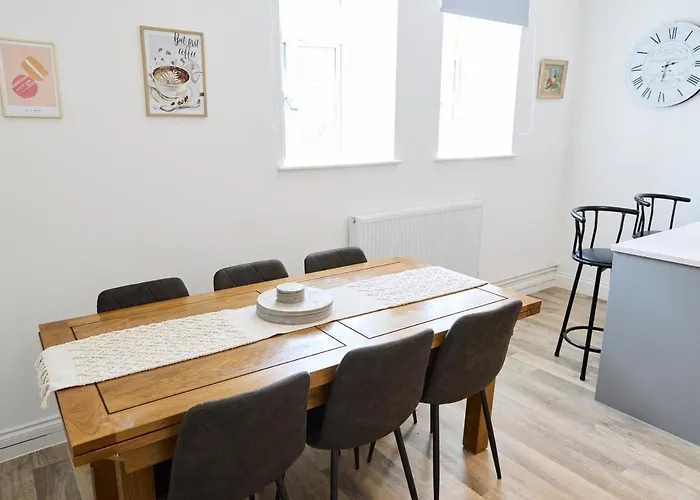 Four Bedroom House By Brookland Serviced Short Lets With Free Wifi *