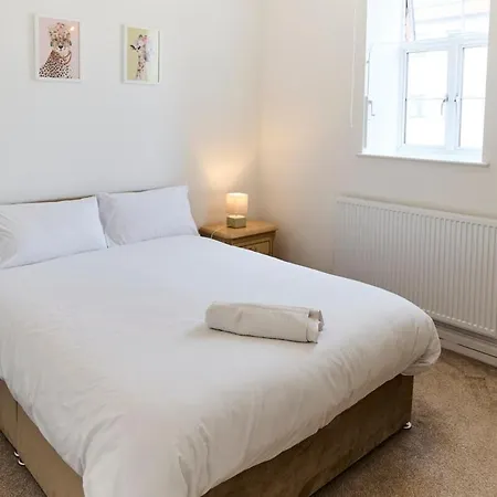 Four Bedroom House By Brookland Serviced Short Lets With Free Wifi Apartament